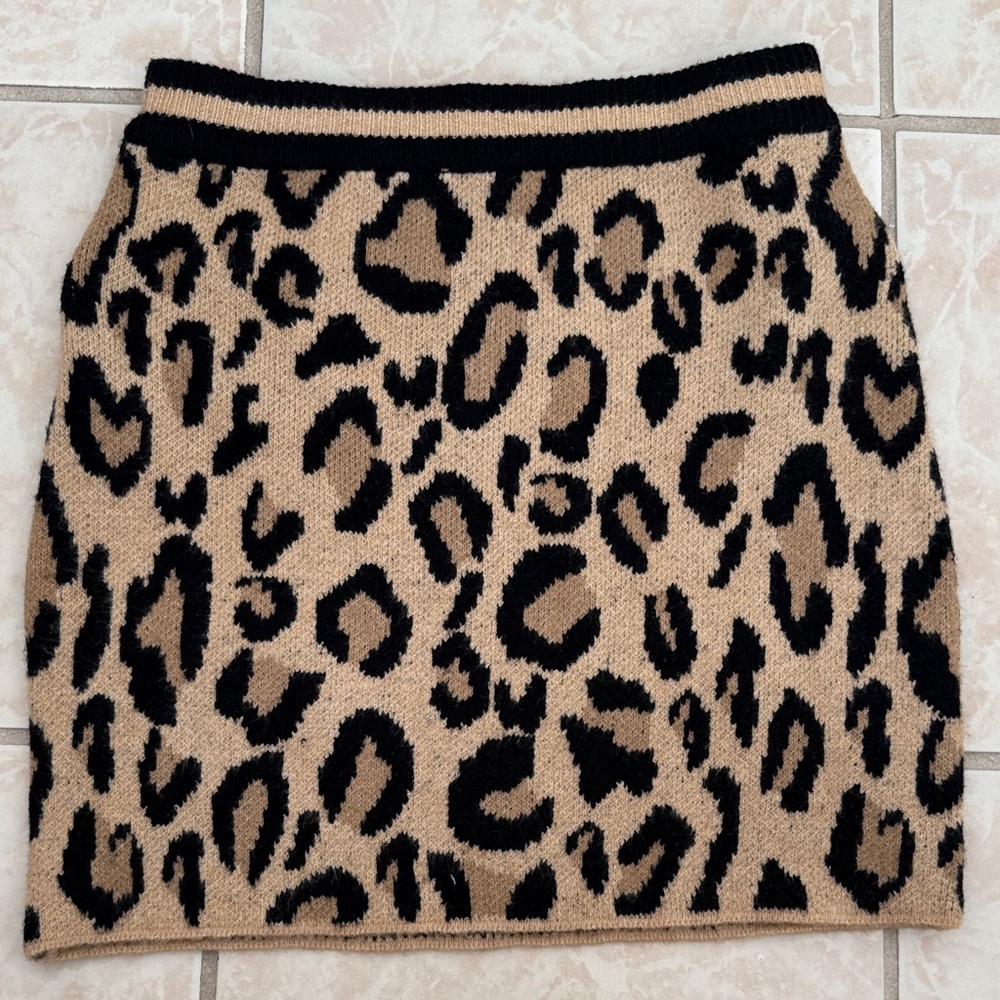 Leopard mini skirt